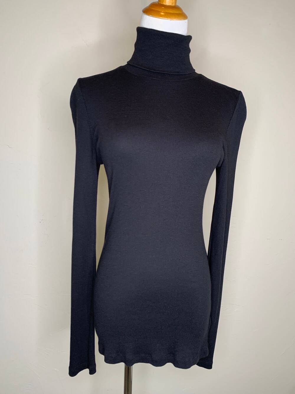 Splendid Black Turtleneck Ribbed Lightweight Sz Medium